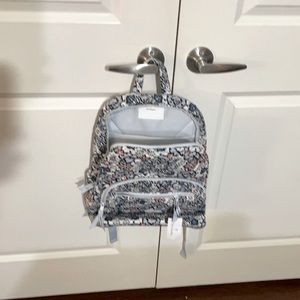 Vera Bradley Essential backpack Lisbon Medallion pattern